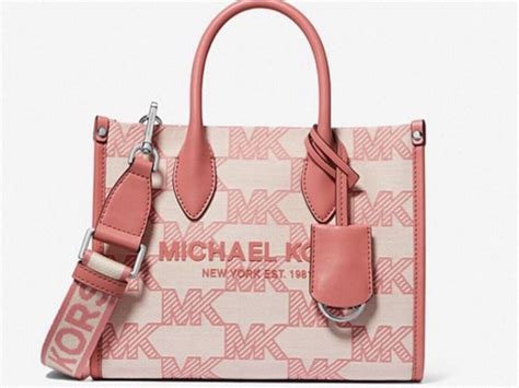 5 ways to spot fake Michael Kors 